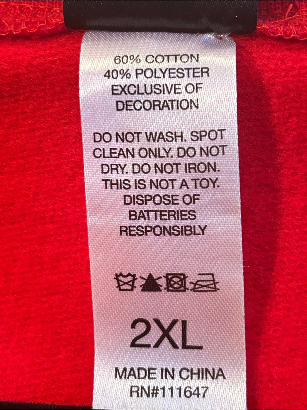 Fifth Sun women’s size 2XL Red Holiday Dog and Cat Wreath long sleeve sweatshirt - Picture 6 of 6